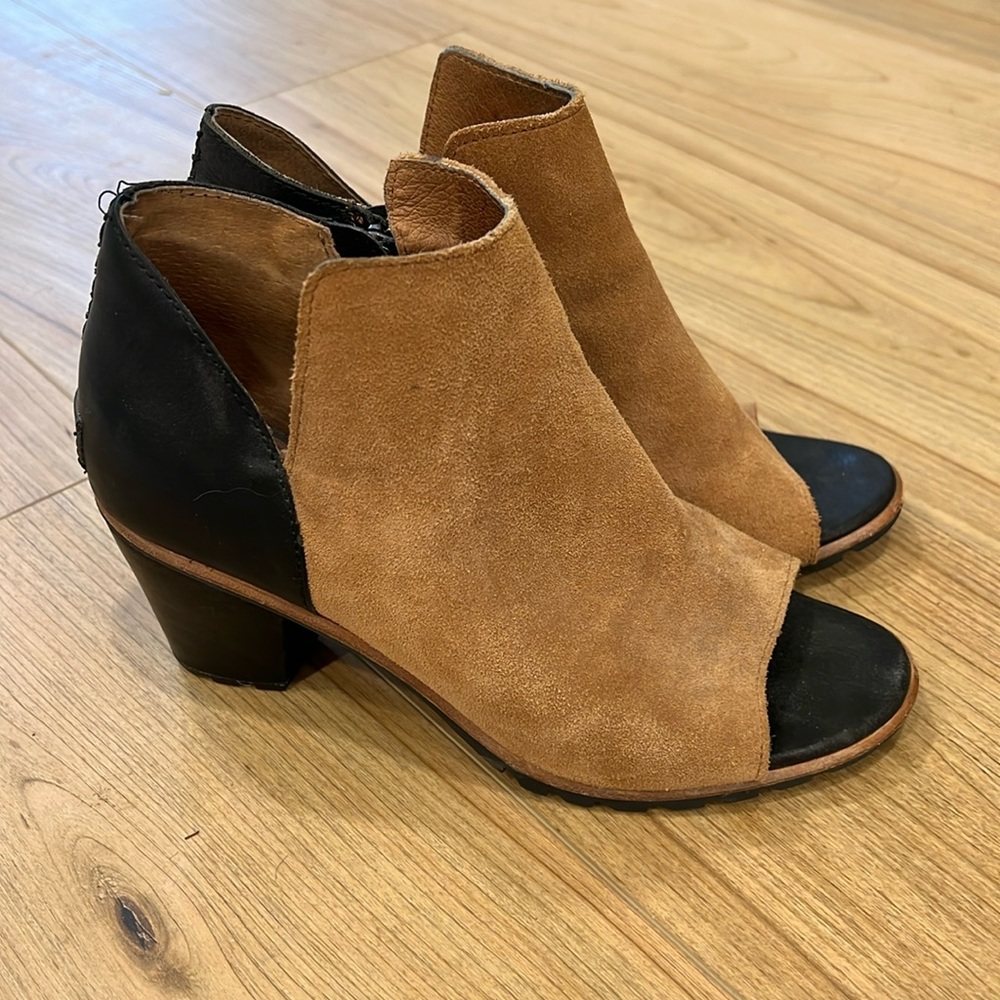 Sorel Nadia Colorblock Leather Booties 8.5